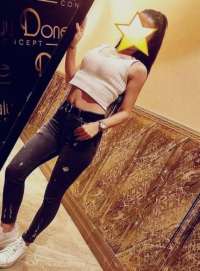 Ateşli dudakları olan Saika