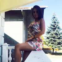 Genç vücut hatları olan Hazel