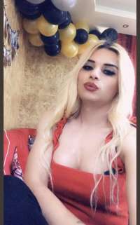 Grup hizmetide veren Sevda