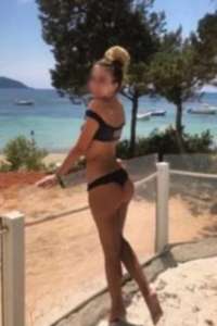 Işıltılı gece hayatıyla dikkat çeken Neşenaz