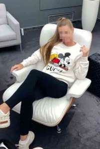 Seks için alışıp yanan Lolita